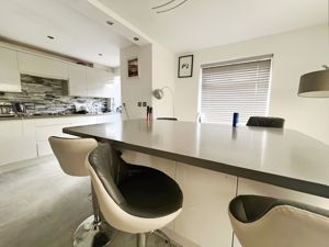 Kitchen Diner- click for photo gallery